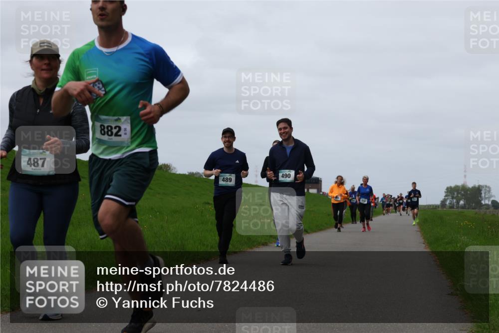 04.05.2025 - 8. Wedeler Halbmarathon Yannick Fuchs http://msf.ph/oto/7824486 04.05.2025 11:31:41 Laufen 487, 882, 489, 490 meine-sportfotos.de