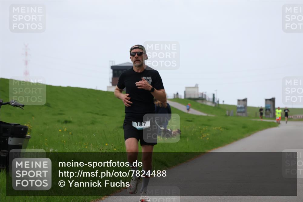 04.05.2025 - 8. Wedeler Halbmarathon Yannick Fuchs http://msf.ph/oto/7824488 04.05.2025 11:11:46 Laufen 187 meine-sportfotos.de