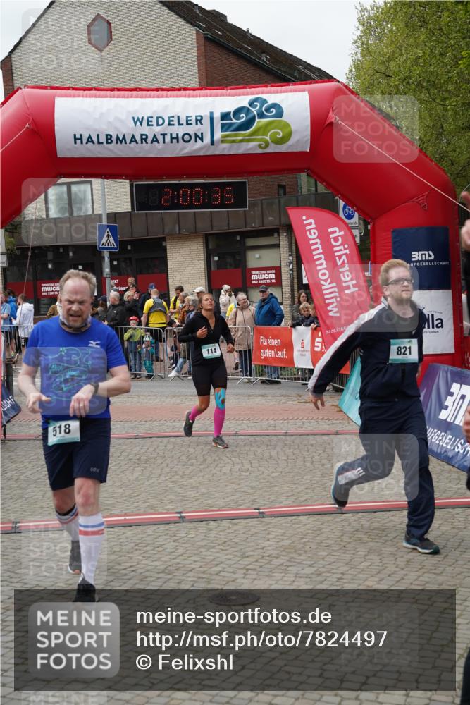 04.05.2025 - 8. Wedeler Halbmarathon Felixshl http://msf.ph/oto/7824497 04.05.2025 12:00:33 Ziel 38, 114, 518, 821 meine-sportfotos.de
