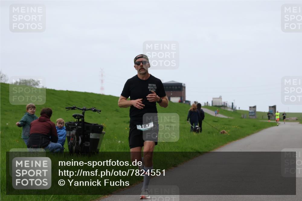 04.05.2025 - 8. Wedeler Halbmarathon Yannick Fuchs http://msf.ph/oto/7824551 04.05.2025 11:11:47 Laufen 187 meine-sportfotos.de