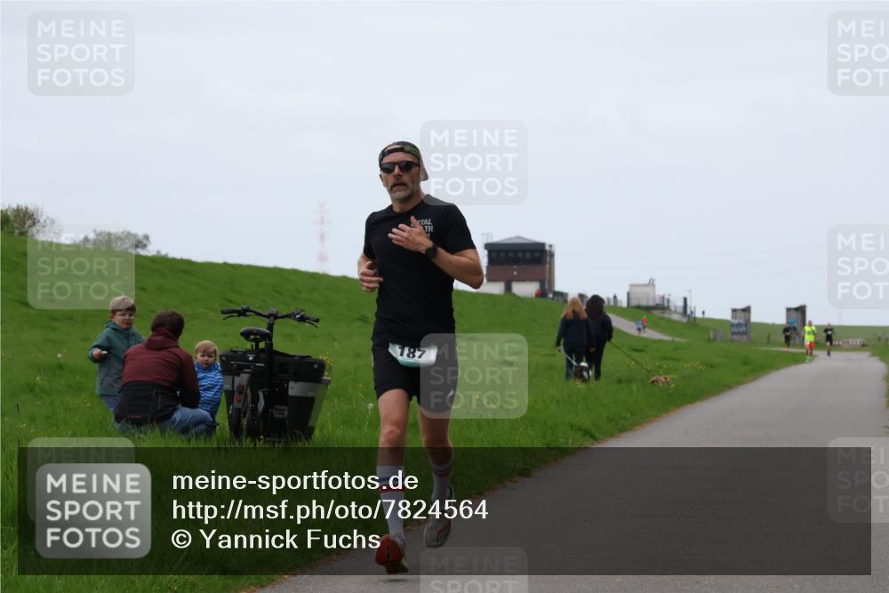 04.05.2025 - 8. Wedeler Halbmarathon Yannick Fuchs http://msf.ph/oto/7824564 04.05.2025 11:11:47 Laufen 187 meine-sportfotos.de