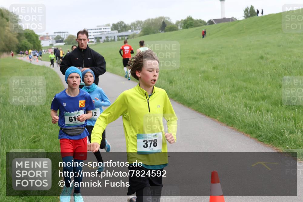 04.05.2025 - 8. Wedeler Halbmarathon Yannick Fuchs http://msf.ph/oto/7824592 04.05.2025 11:11:50 Laufen 61, 12, 378 meine-sportfotos.de