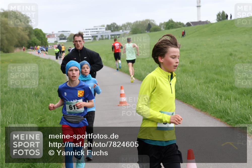 04.05.2025 - 8. Wedeler Halbmarathon Yannick Fuchs http://msf.ph/oto/7824605 04.05.2025 11:11:50 Laufen 70, 61 meine-sportfotos.de