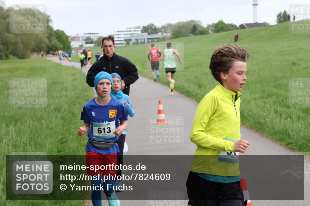 04.05.2025 - 8. Wedeler Halbmarathon Yannick Fuchs http://msf.ph/oto/7824609 04.05.2025 11:11:50 Laufen 613, 70 meine-sportfotos.de