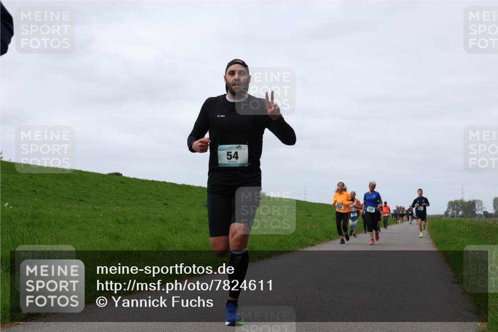 04.05.2025 - 8. Wedeler Halbmarathon Yannick Fuchs http://msf.ph/oto/7824611 04.05.2025 11:31:45 Laufen 54 meine-sportfotos.de