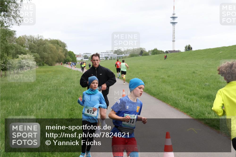 04.05.2025 - 8. Wedeler Halbmarathon Yannick Fuchs http://msf.ph/oto/7824621 04.05.2025 11:11:51 Laufen 612, 13 meine-sportfotos.de