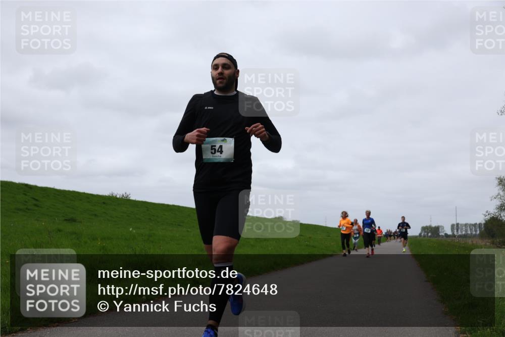 04.05.2025 - 8. Wedeler Halbmarathon Yannick Fuchs http://msf.ph/oto/7824648 04.05.2025 11:31:45 Laufen 54 meine-sportfotos.de