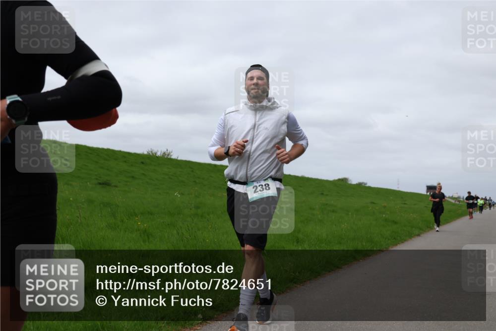 04.05.2025 - 8. Wedeler Halbmarathon Yannick Fuchs http://msf.ph/oto/7824651 04.05.2025 11:53:49 Laufen 238 meine-sportfotos.de