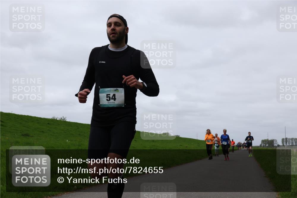 04.05.2025 - 8. Wedeler Halbmarathon Yannick Fuchs http://msf.ph/oto/7824655 04.05.2025 11:31:45 Laufen 54 meine-sportfotos.de