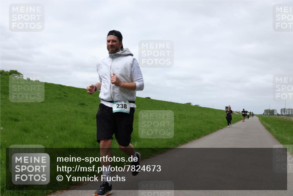 04.05.2025 - 8. Wedeler Halbmarathon Yannick Fuchs http://msf.ph/oto/7824673 04.05.2025 11:53:49 Laufen 238 meine-sportfotos.de