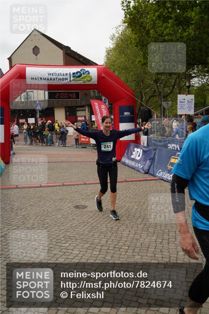 04.05.2025 - 8. Wedeler Halbmarathon Felixshl http://msf.ph/oto/7824674 04.05.2025 12:00:44 Ziel 241, 410 meine-sportfotos.de