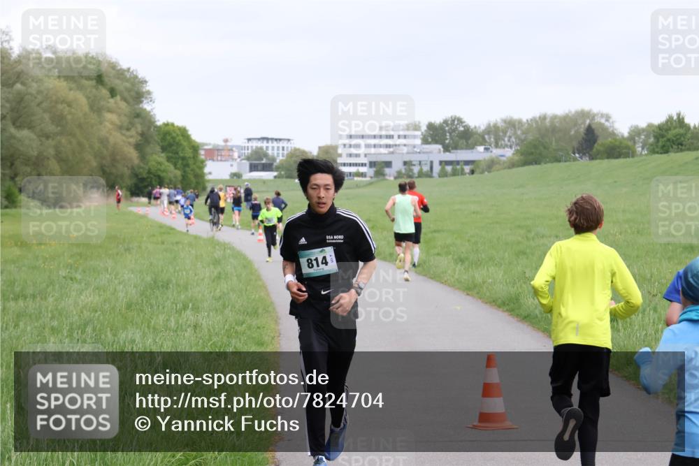 04.05.2025 - 8. Wedeler Halbmarathon Yannick Fuchs http://msf.ph/oto/7824704 04.05.2025 11:11:54 Laufen 814 meine-sportfotos.de