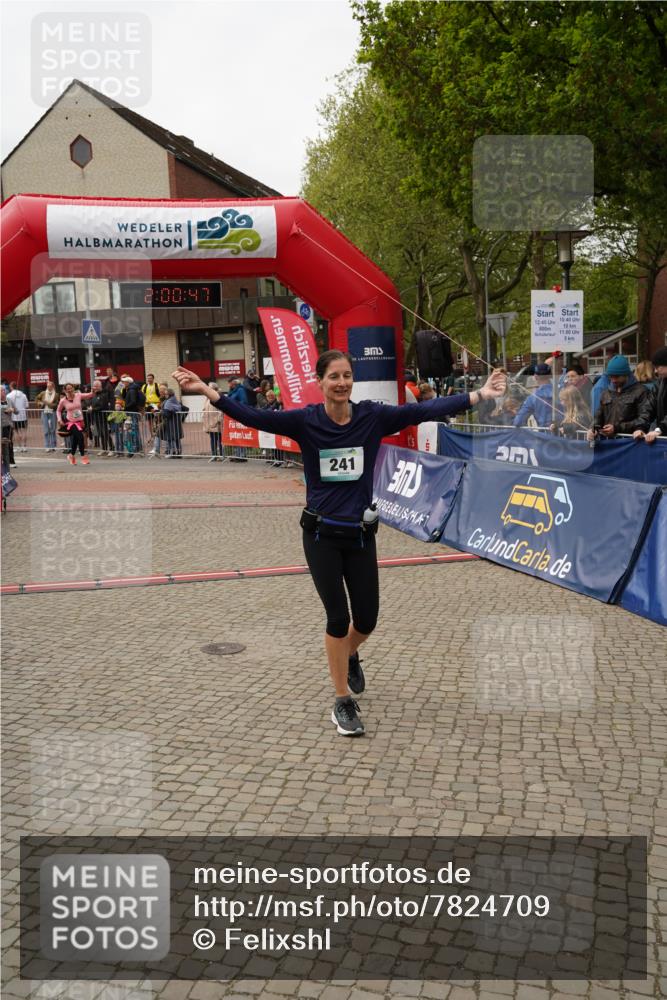 04.05.2025 - 8. Wedeler Halbmarathon Felixshl http://msf.ph/oto/7824709 04.05.2025 12:00:45 Ziel 141, 241, 988 meine-sportfotos.de