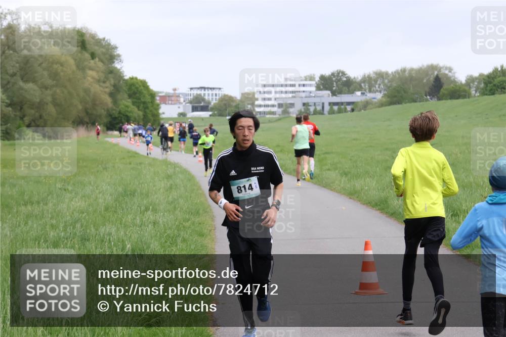 04.05.2025 - 8. Wedeler Halbmarathon Yannick Fuchs http://msf.ph/oto/7824712 04.05.2025 11:11:54 Laufen 814 meine-sportfotos.de