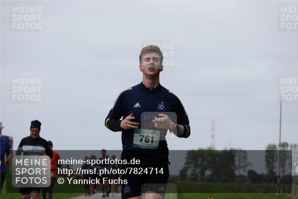 04.05.2025 - 8. Wedeler Halbmarathon Yannick Fuchs http://msf.ph/oto/7824714 04.05.2025 11:31:49 Laufen 437, 912, 761 meine-sportfotos.de