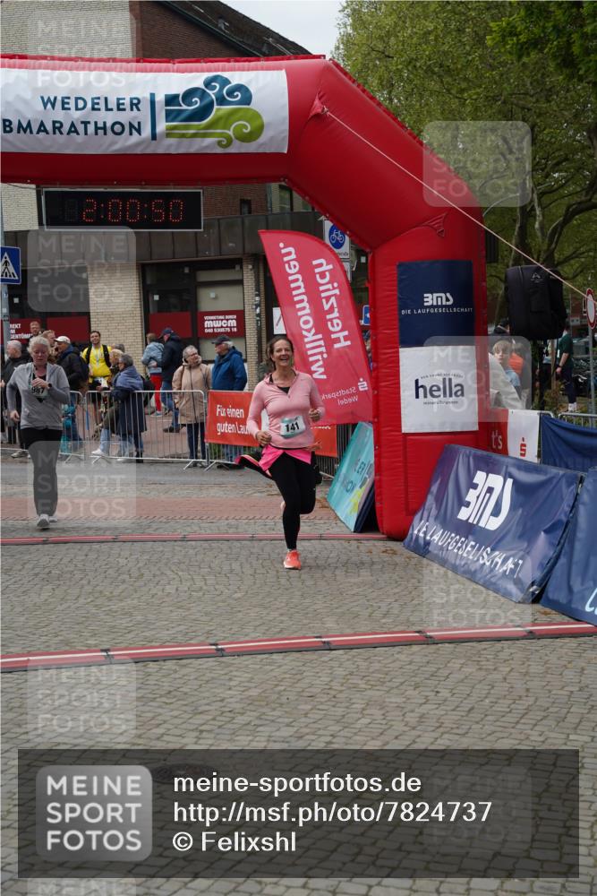 04.05.2025 - 8. Wedeler Halbmarathon Felixshl http://msf.ph/oto/7824737 04.05.2025 12:00:48 Ziel 141, 987, 988, 1177 meine-sportfotos.de