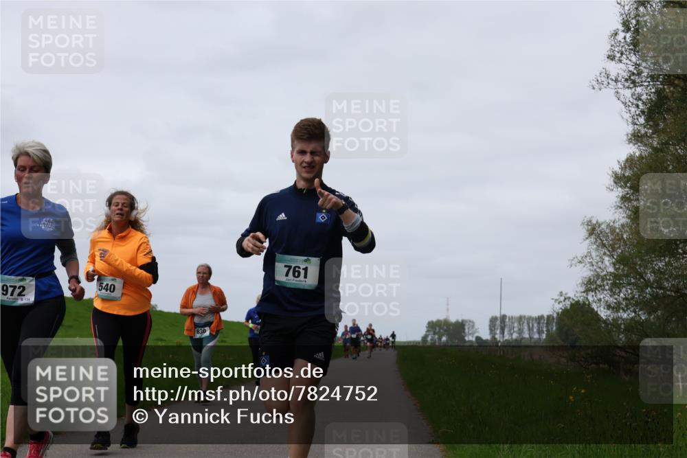 04.05.2025 - 8. Wedeler Halbmarathon Yannick Fuchs http://msf.ph/oto/7824752 04.05.2025 11:31:50 Laufen 972, 540, 830, 761 meine-sportfotos.de