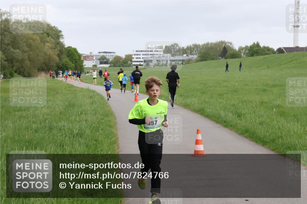 04.05.2025 - 8. Wedeler Halbmarathon Yannick Fuchs http://msf.ph/oto/7824766 04.05.2025 11:12:07 Laufen 357 meine-sportfotos.de