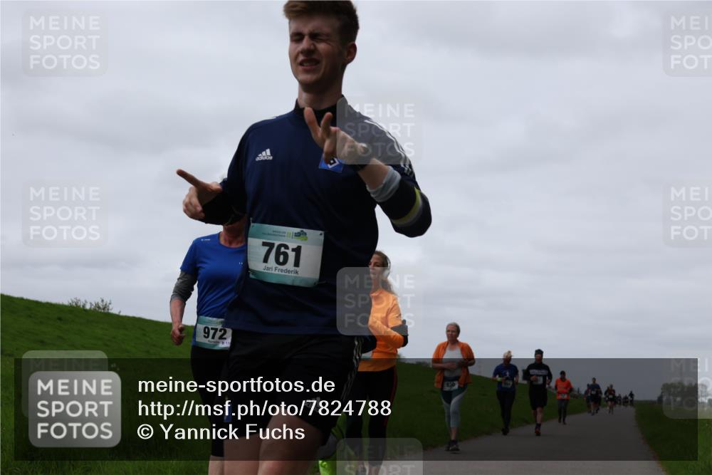 04.05.2025 - 8. Wedeler Halbmarathon Yannick Fuchs http://msf.ph/oto/7824788 04.05.2025 11:31:51 Laufen 972, 13, 761, 830 meine-sportfotos.de