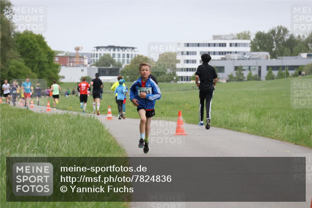 04.05.2025 - 8. Wedeler Halbmarathon Yannick Fuchs http://msf.ph/oto/7824836 04.05.2025 11:12:11 Laufen 1963 meine-sportfotos.de