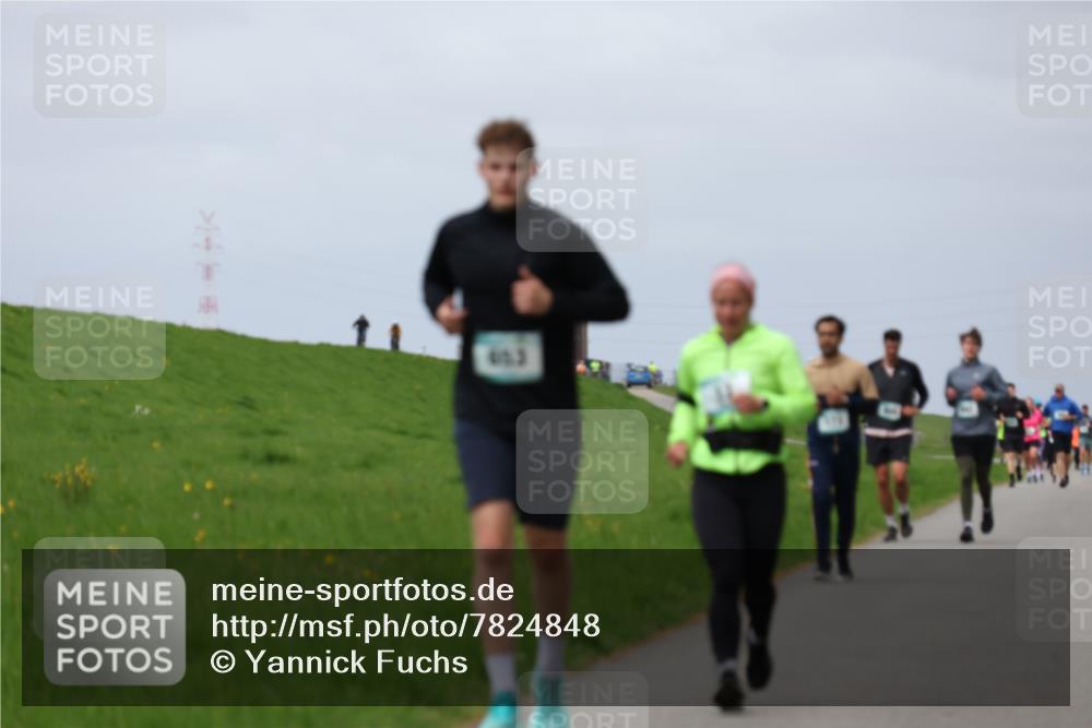 04.05.2025 - 8. Wedeler Halbmarathon Yannick Fuchs http://msf.ph/oto/7824848 04.05.2025 11:54:04 Laufen 413 meine-sportfotos.de