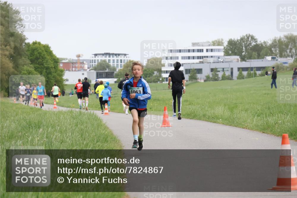 04.05.2025 - 8. Wedeler Halbmarathon Yannick Fuchs http://msf.ph/oto/7824867 04.05.2025 11:12:12 Laufen 1063 meine-sportfotos.de