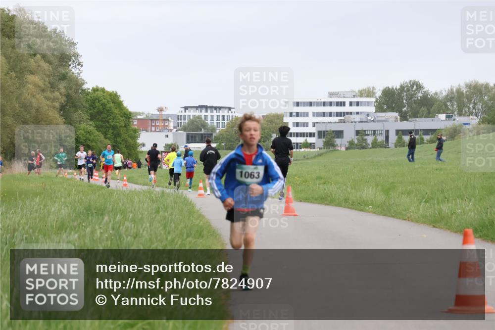 04.05.2025 - 8. Wedeler Halbmarathon Yannick Fuchs http://msf.ph/oto/7824907 04.05.2025 11:12:14 Laufen 1063 meine-sportfotos.de