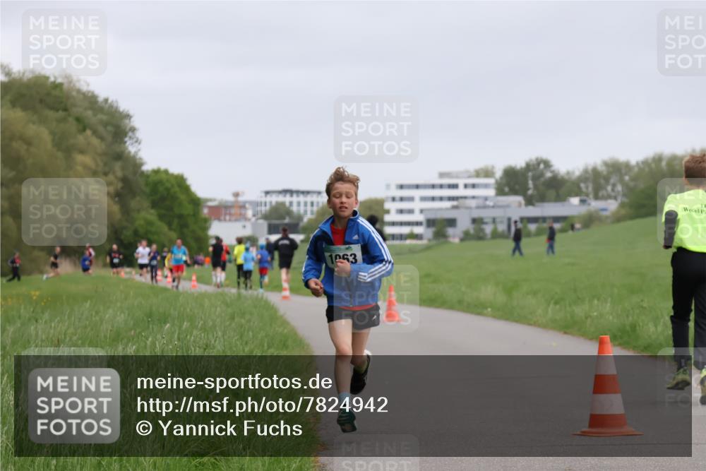 04.05.2025 - 8. Wedeler Halbmarathon Yannick Fuchs http://msf.ph/oto/7824942 04.05.2025 11:12:15 Laufen 1953 meine-sportfotos.de