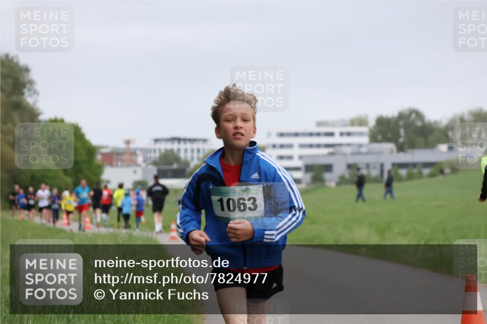 04.05.2025 - 8. Wedeler Halbmarathon Yannick Fuchs http://msf.ph/oto/7824977 04.05.2025 11:12:16 Laufen 1063 meine-sportfotos.de