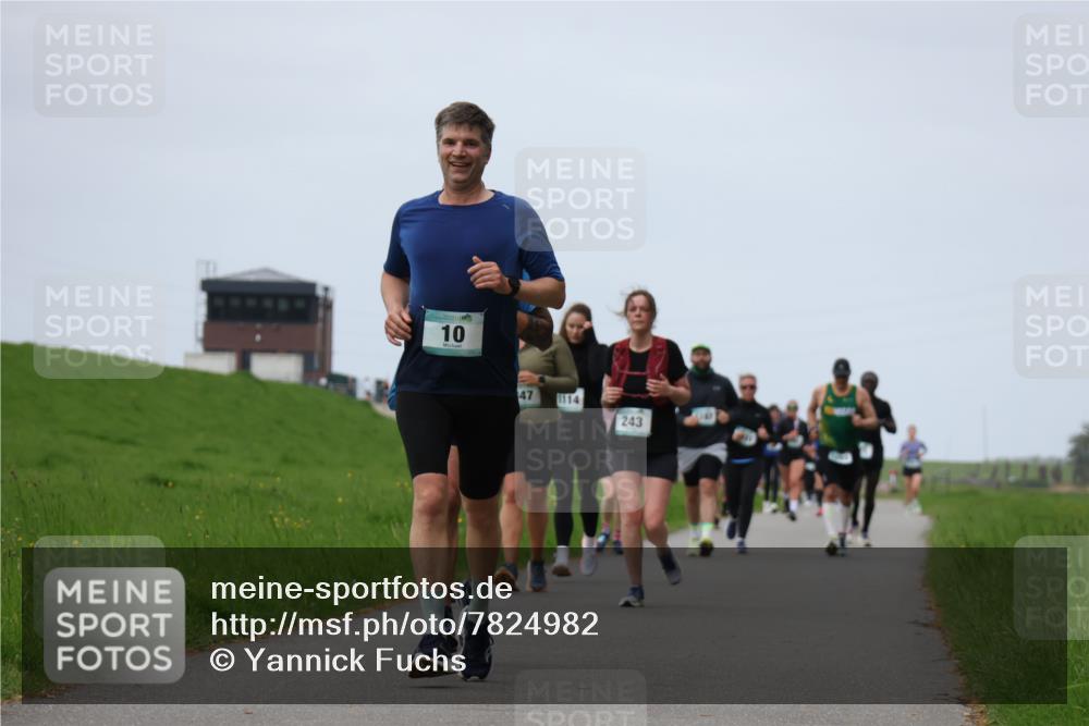 04.05.2025 - 8. Wedeler Halbmarathon Yannick Fuchs http://msf.ph/oto/7824982 04.05.2025 11:32:00 Laufen 10, 47, 1114, 243 meine-sportfotos.de