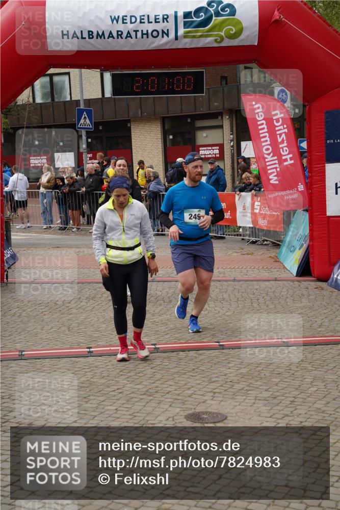 04.05.2025 - 8. Wedeler Halbmarathon Felixshl http://msf.ph/oto/7824983 04.05.2025 12:00:58 Ziel 249, 506, 772, 1021 meine-sportfotos.de
