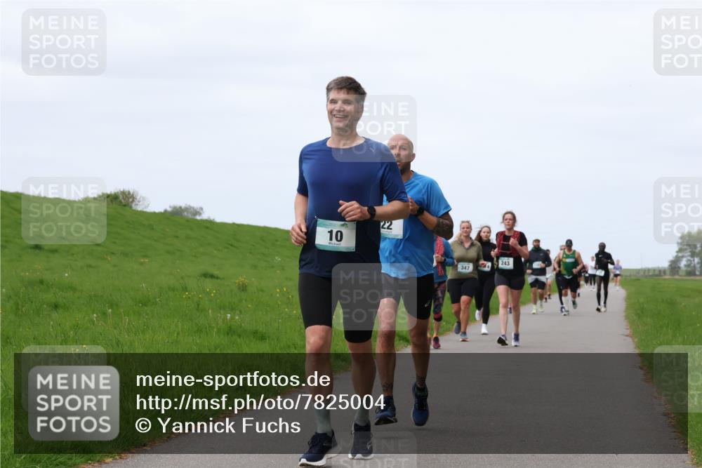 04.05.2025 - 8. Wedeler Halbmarathon Yannick Fuchs http://msf.ph/oto/7825004 04.05.2025 11:32:04 Laufen 10, 22, 347, 243 meine-sportfotos.de
