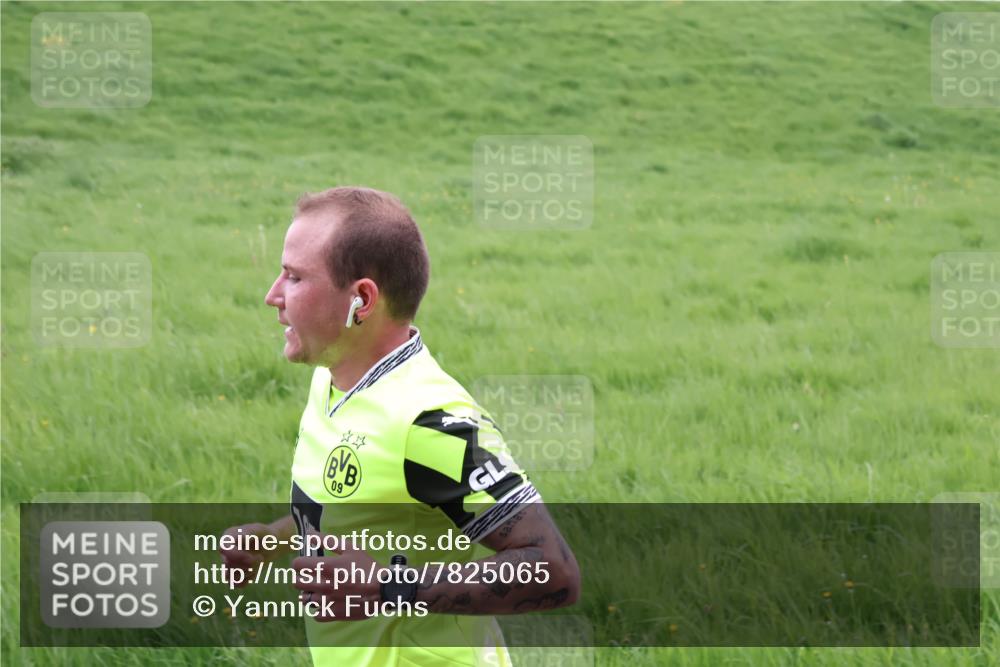 04.05.2025 - 8. Wedeler Halbmarathon Yannick Fuchs http://msf.ph/oto/7825065 04.05.2025 11:12:23 Laufen 60 meine-sportfotos.de