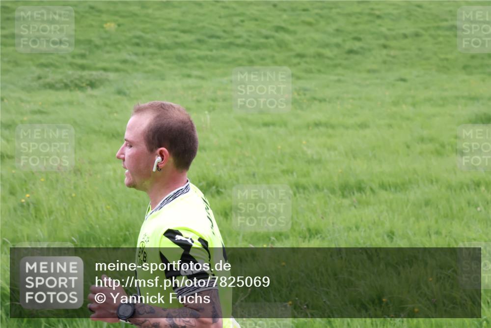 04.05.2025 - 8. Wedeler Halbmarathon Yannick Fuchs http://msf.ph/oto/7825069 04.05.2025 11:12:23 Laufen  meine-sportfotos.de