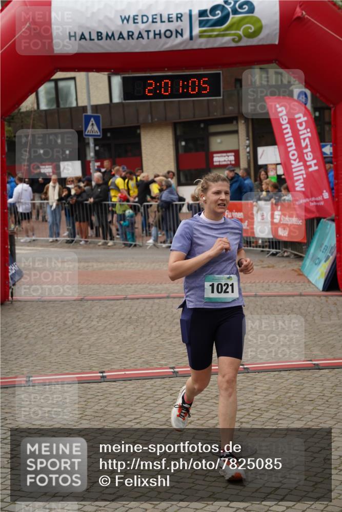 04.05.2025 - 8. Wedeler Halbmarathon Felixshl http://msf.ph/oto/7825085 04.05.2025 12:01:03 Ziel 249, 506, 1021 meine-sportfotos.de