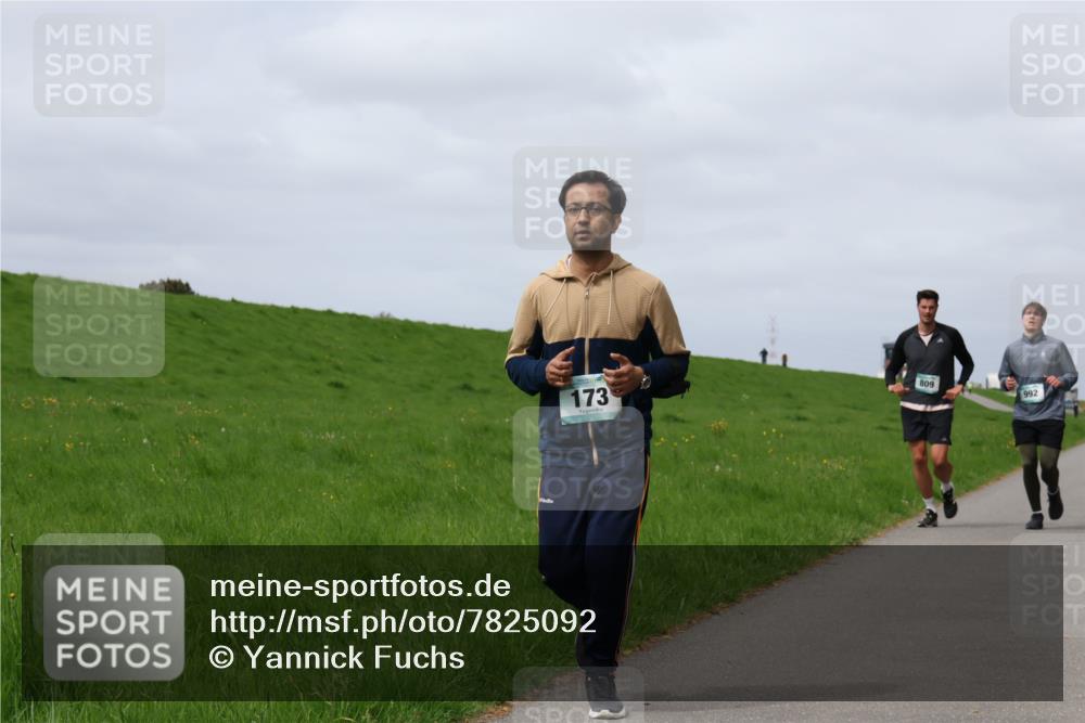 04.05.2025 - 8. Wedeler Halbmarathon Yannick Fuchs http://msf.ph/oto/7825092 04.05.2025 11:54:17 Laufen 173, 809, 992 meine-sportfotos.de