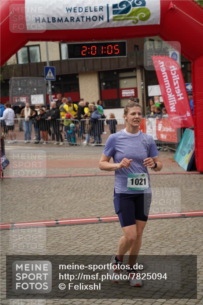 04.05.2025 - 8. Wedeler Halbmarathon Felixshl http://msf.ph/oto/7825094 04.05.2025 12:01:03 Ziel 249, 506, 1021 meine-sportfotos.de