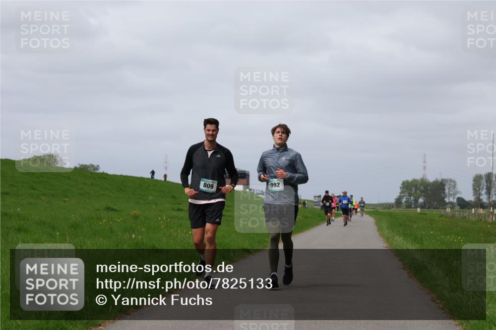 04.05.2025 - 8. Wedeler Halbmarathon Yannick Fuchs http://msf.ph/oto/7825133 04.05.2025 11:54:19 Laufen 809, 992 meine-sportfotos.de