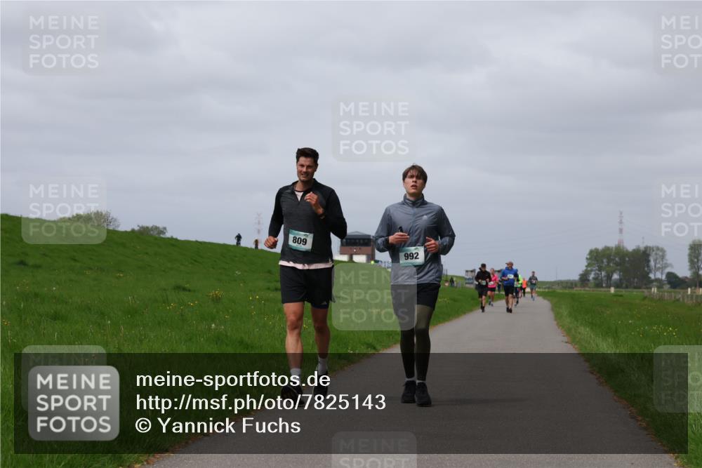 04.05.2025 - 8. Wedeler Halbmarathon Yannick Fuchs http://msf.ph/oto/7825143 04.05.2025 11:54:20 Laufen 809, 992 meine-sportfotos.de