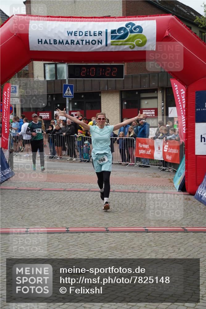 04.05.2025 - 8. Wedeler Halbmarathon Felixshl http://msf.ph/oto/7825148 04.05.2025 12:01:20 Ziel 596, 768, 1148 meine-sportfotos.de