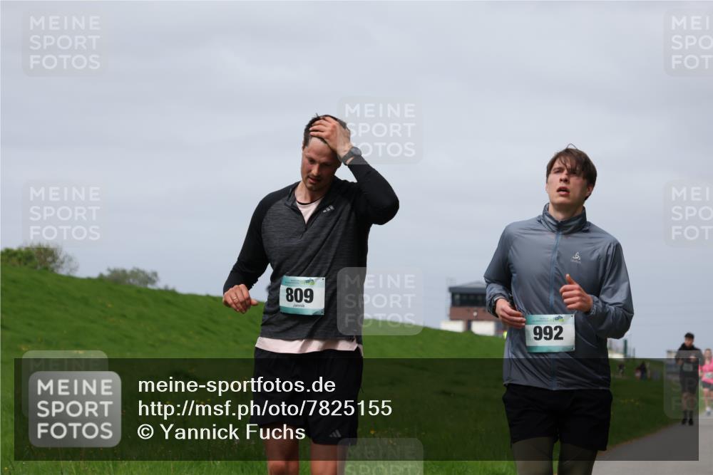 04.05.2025 - 8. Wedeler Halbmarathon Yannick Fuchs http://msf.ph/oto/7825155 04.05.2025 11:54:21 Laufen 809, 992 meine-sportfotos.de