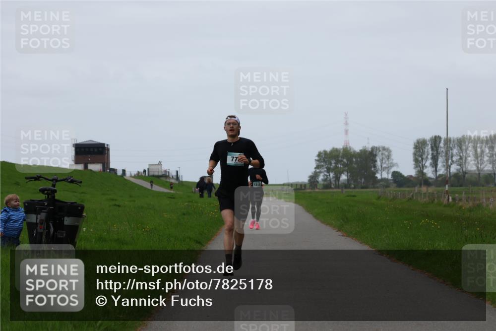 04.05.2025 - 8. Wedeler Halbmarathon Yannick Fuchs http://msf.ph/oto/7825178 04.05.2025 11:12:36 Laufen 77, 1212 meine-sportfotos.de