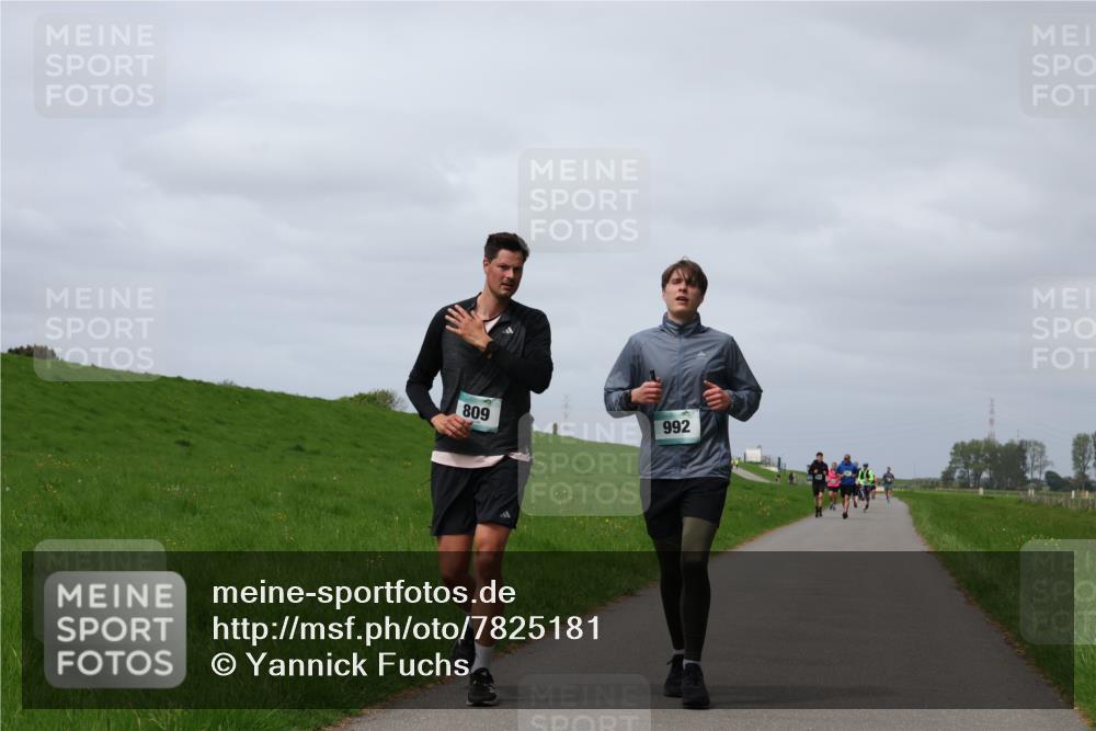 04.05.2025 - 8. Wedeler Halbmarathon Yannick Fuchs http://msf.ph/oto/7825181 04.05.2025 11:54:22 Laufen 809, 992 meine-sportfotos.de