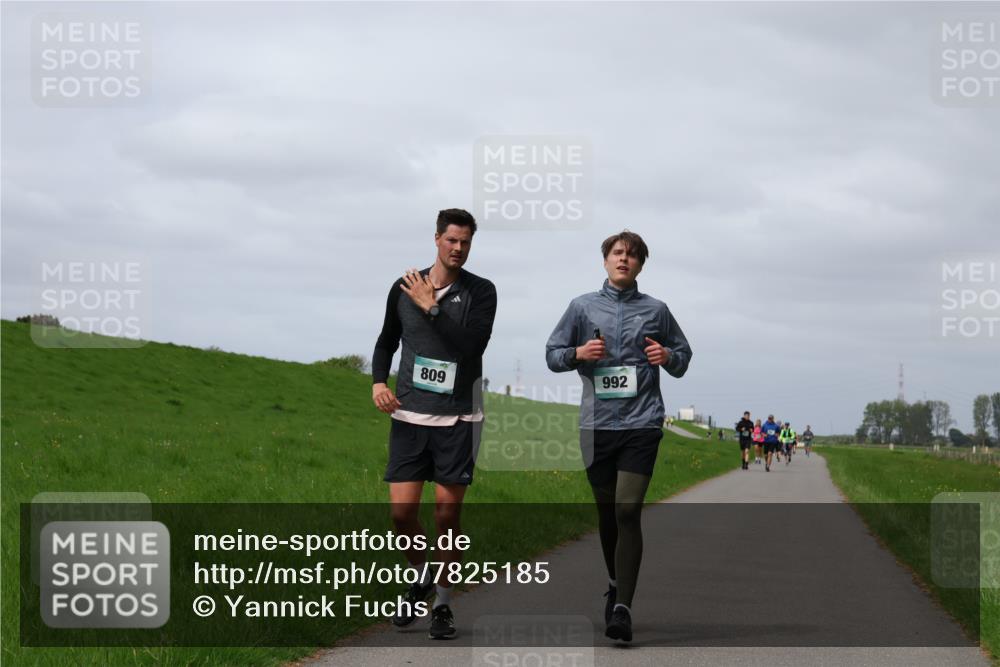 04.05.2025 - 8. Wedeler Halbmarathon Yannick Fuchs http://msf.ph/oto/7825185 04.05.2025 11:54:22 Laufen 809, 992 meine-sportfotos.de