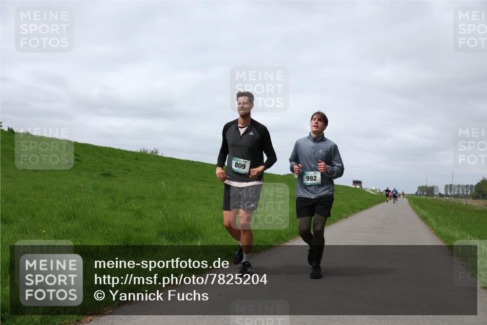 04.05.2025 - 8. Wedeler Halbmarathon Yannick Fuchs http://msf.ph/oto/7825204 04.05.2025 11:54:24 Laufen 809, 992 meine-sportfotos.de