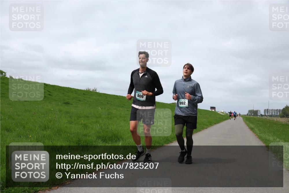 04.05.2025 - 8. Wedeler Halbmarathon Yannick Fuchs http://msf.ph/oto/7825207 04.05.2025 11:54:24 Laufen 809, 992 meine-sportfotos.de