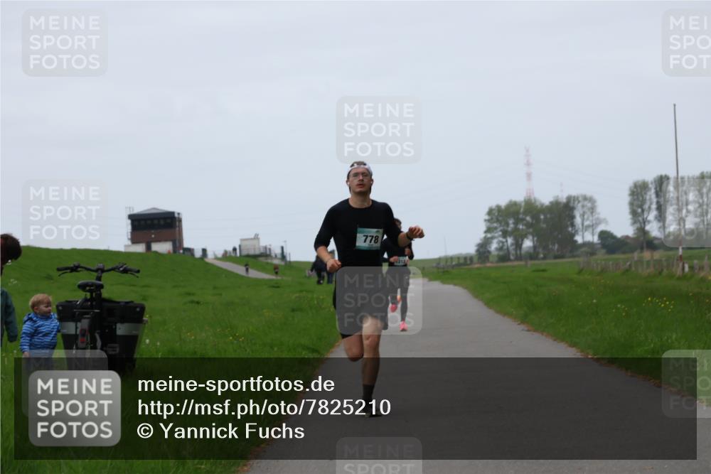 04.05.2025 - 8. Wedeler Halbmarathon Yannick Fuchs http://msf.ph/oto/7825210 04.05.2025 11:12:37 Laufen 778, 212 meine-sportfotos.de