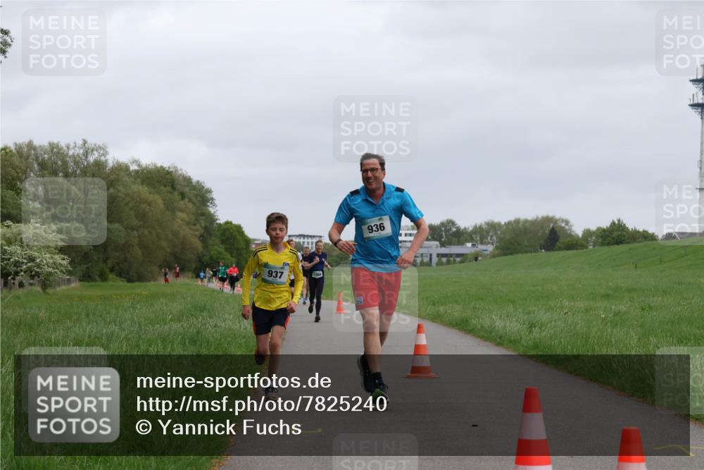 04.05.2025 - 8. Wedeler Halbmarathon Yannick Fuchs http://msf.ph/oto/7825240 04.05.2025 11:12:41 Laufen 937, 936 meine-sportfotos.de