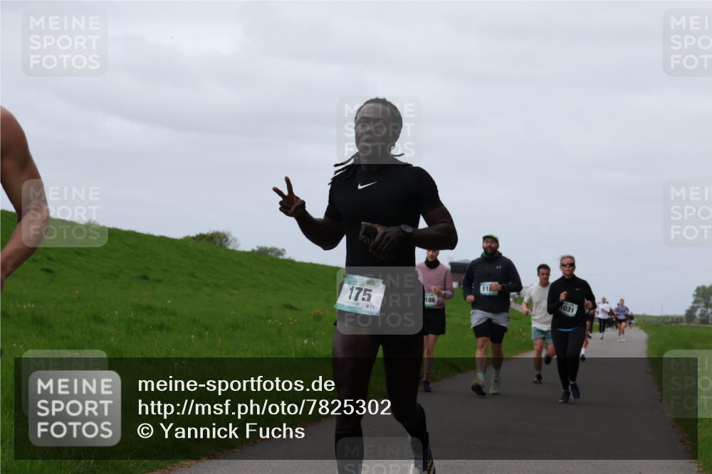 04.05.2025 - 8. Wedeler Halbmarathon Yannick Fuchs http://msf.ph/oto/7825302 04.05.2025 11:32:17 Laufen 175, 71, 186, 11, 1031 meine-sportfotos.de