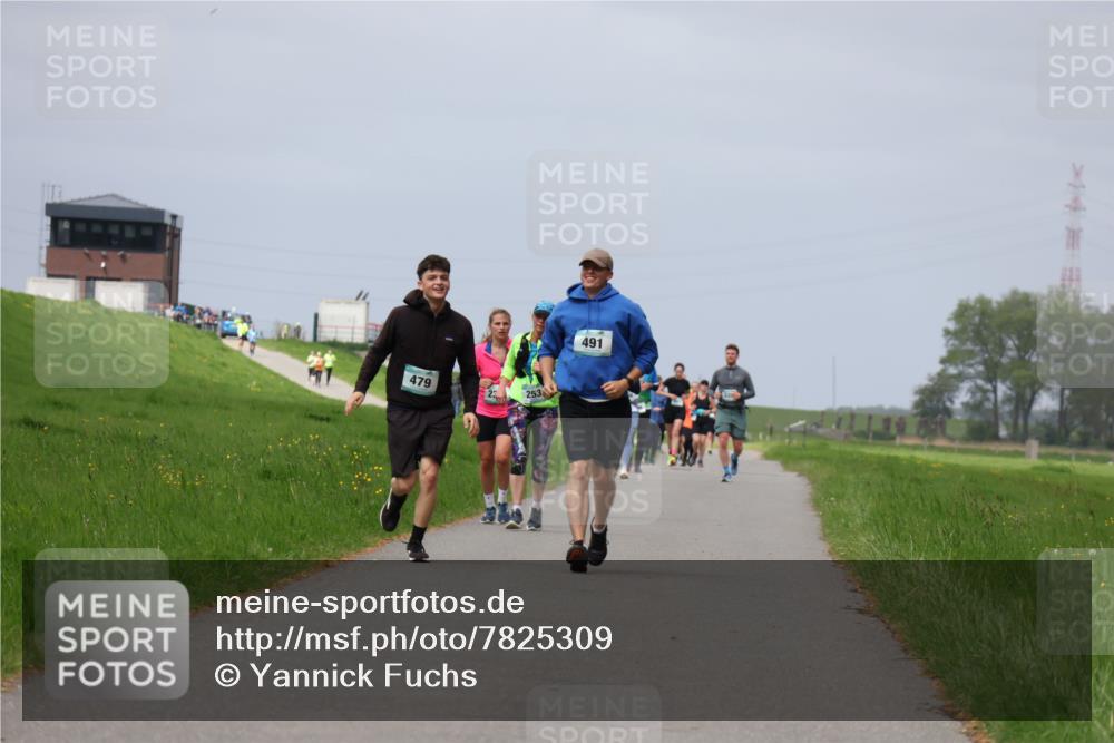 04.05.2025 - 8. Wedeler Halbmarathon Yannick Fuchs http://msf.ph/oto/7825309 04.05.2025 11:54:31 Laufen 479, 491 meine-sportfotos.de